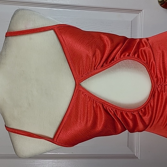 Prettylittlething Bodycon Cut Out Dress NWT - Picture 2 of 10